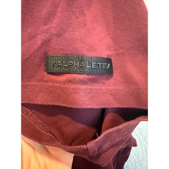 Alphalete Lux Scoop Short Sleeve Tee in Maroon L - Picture 3 of 4